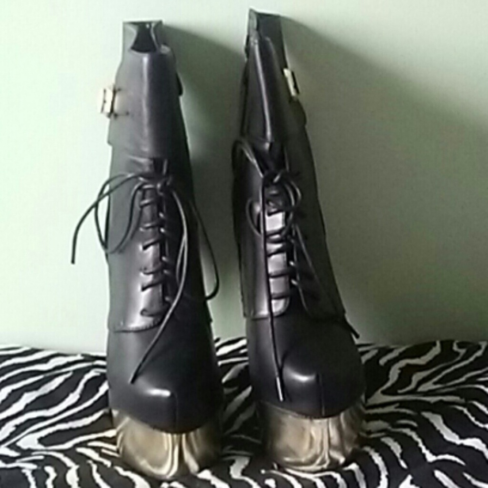 💰💰Eye Candie Platform Booties💰💰 - Picture 5 of 6